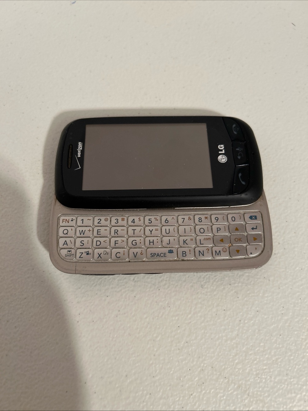 LG Cosmos VN250 Black Touchscreen Cell Phone w/ Silver Slide-Out QWERTY Keyboard